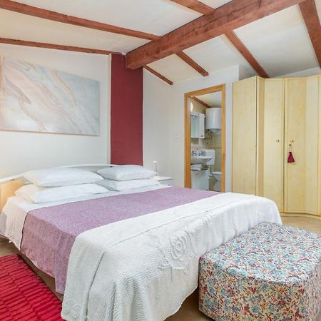 Holiday Home Nadia Pula Luaran gambar
