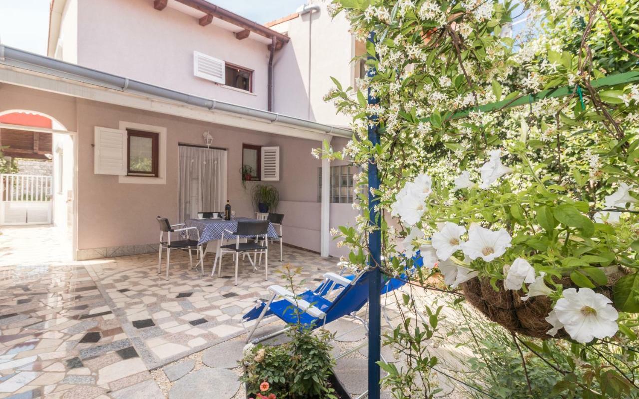 Holiday Home Nadia Pula Luaran gambar