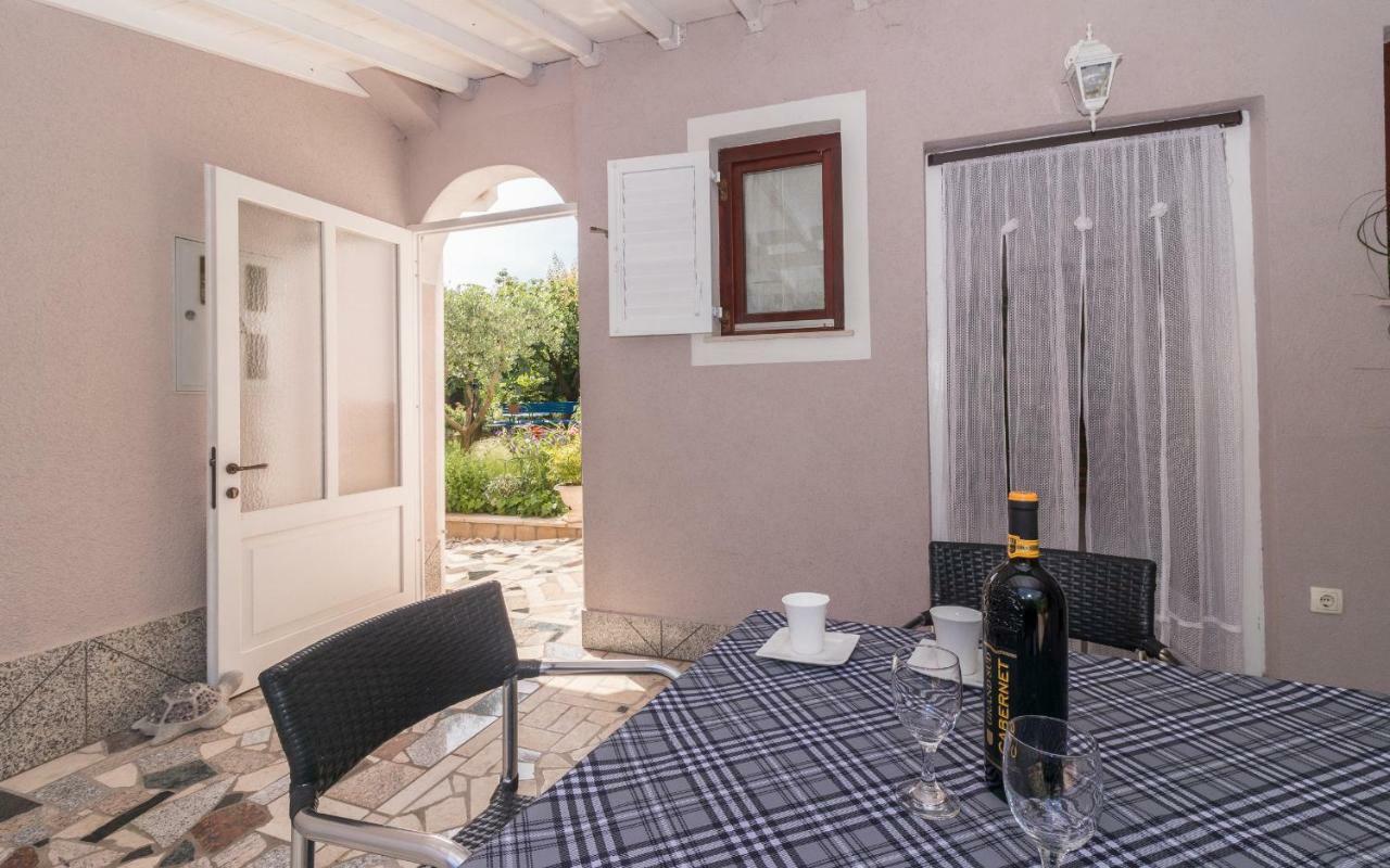 Holiday Home Nadia Pula Luaran gambar