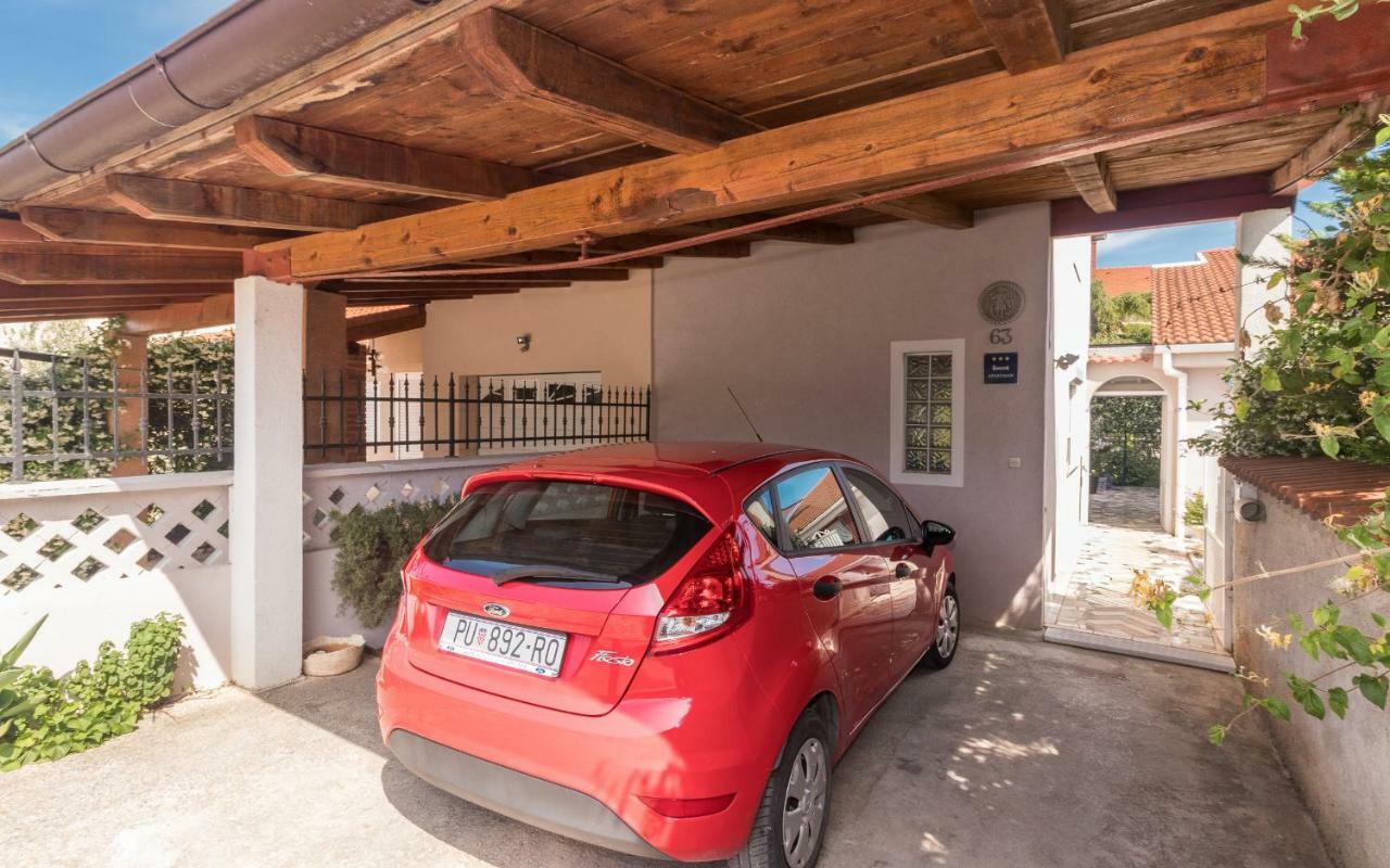 Holiday Home Nadia Pula Luaran gambar